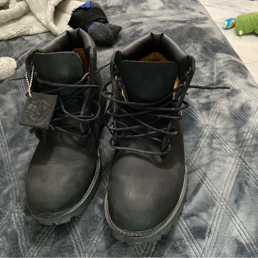 Used timberland boots kids size 3